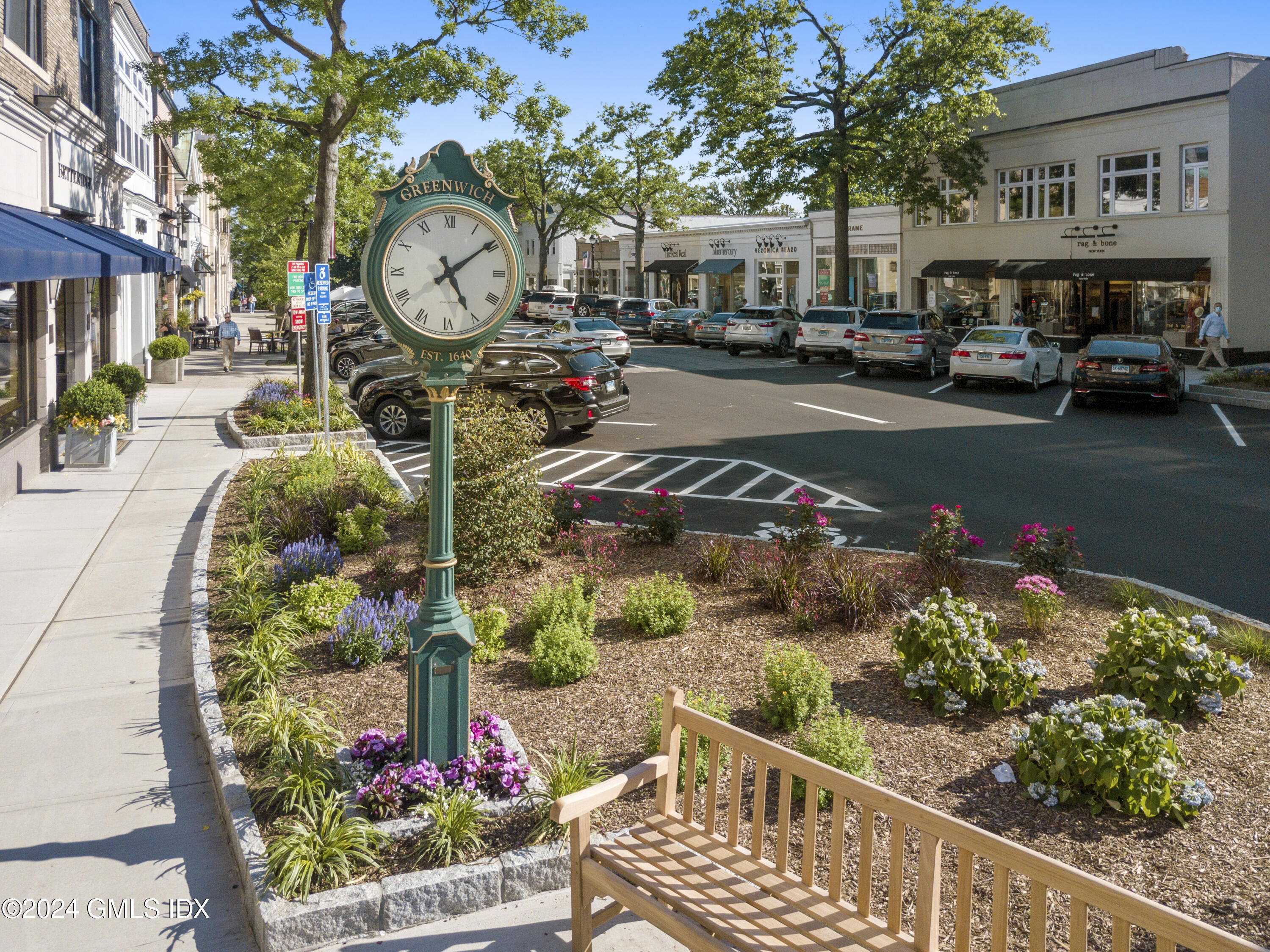 215 Shore Road Greenwich, CT 06830 - Photo 25 of 27 Greenwich Avenue