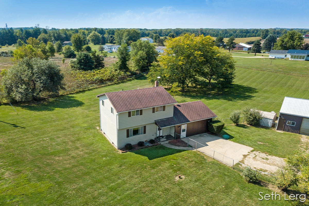 10122 Vanburen Road Portland, MI 48875 - Photo 3 of 25 IMG_1003