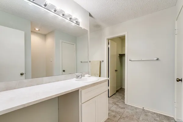 $2,200 | 7851 Farlin Park Drive, San Antonio, TX 78249