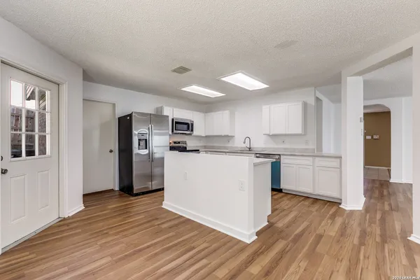 $2,200 | 7851 Farlin Park Drive, San Antonio, TX 78249