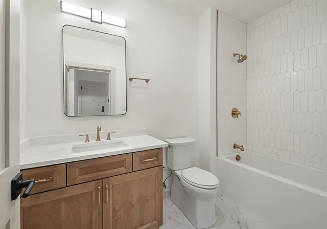 $1,090,000 | 1025 Massachusetts Avenue, Unit 213, Arlington, MA 02476