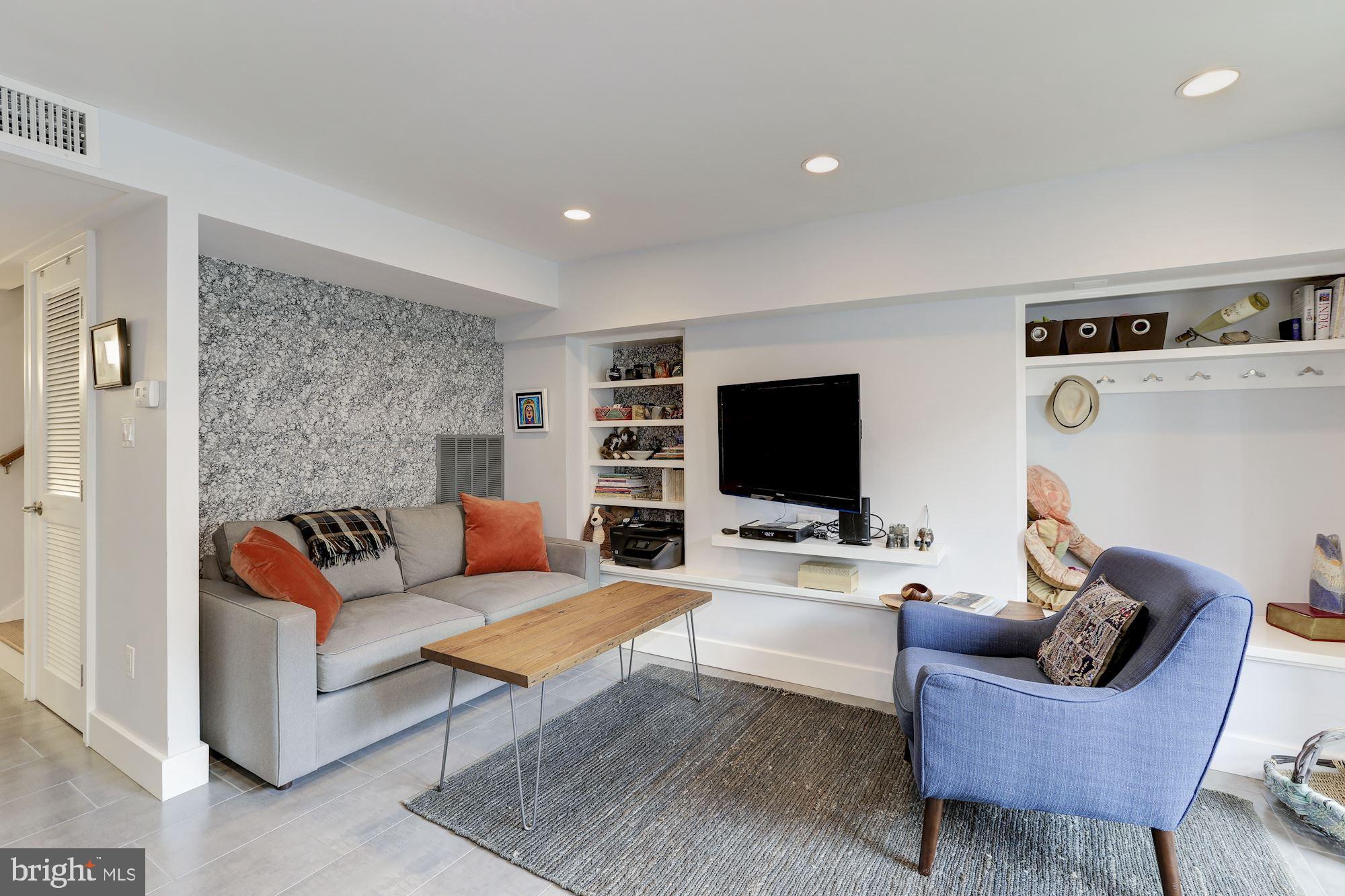 2292 Champlain Street Northwest Washington, DC 20009 - Photo 22 of 28