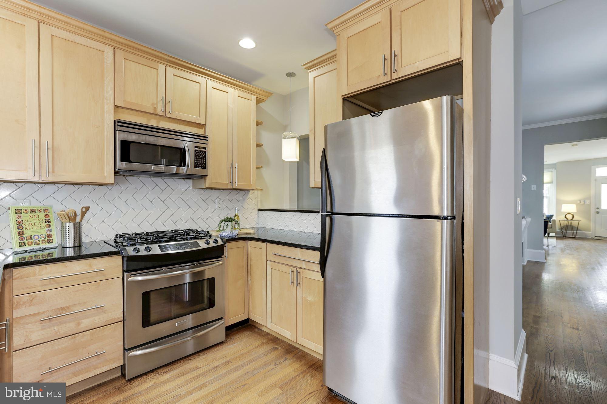 2292 Champlain Street Northwest Washington, DC 20009 - Photo 9 of 28