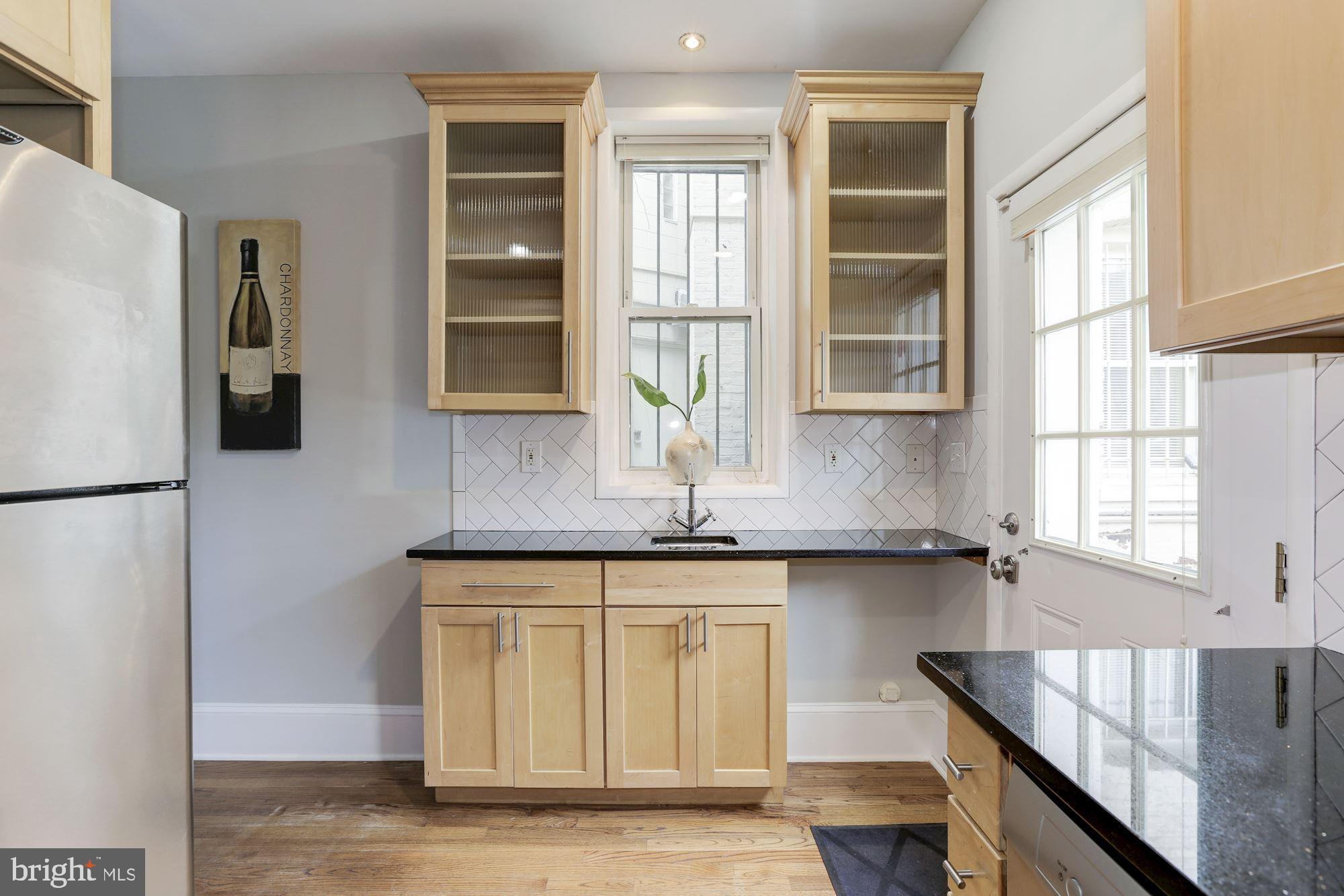 2292 Champlain Street Northwest Washington, DC 20009 - Photo 10 of 28