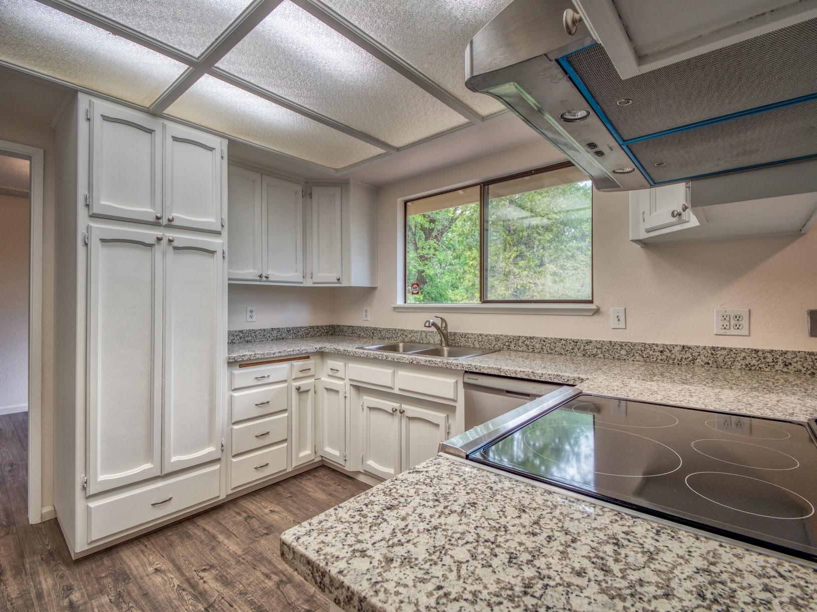 425 Crow Road Merlin, OR 97532 - Photo 6 of 43 Kitchen 3