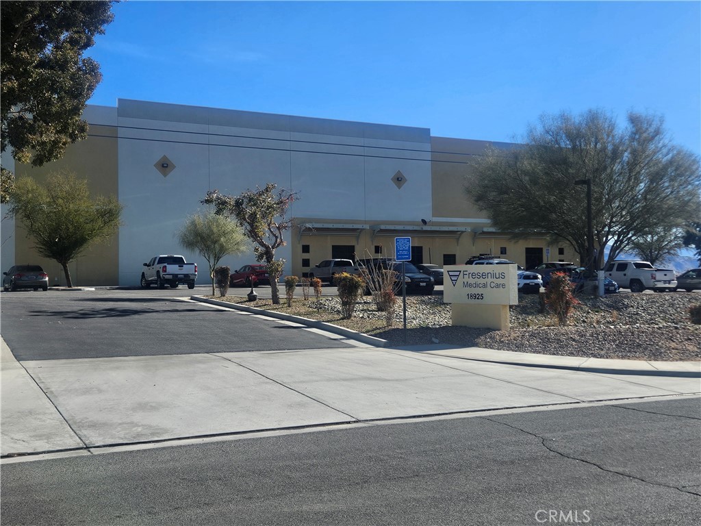 1 Navajo Road Apple Valley, CA 92307 - Photo 21 of 25 Medical Supply DC Across the street.
