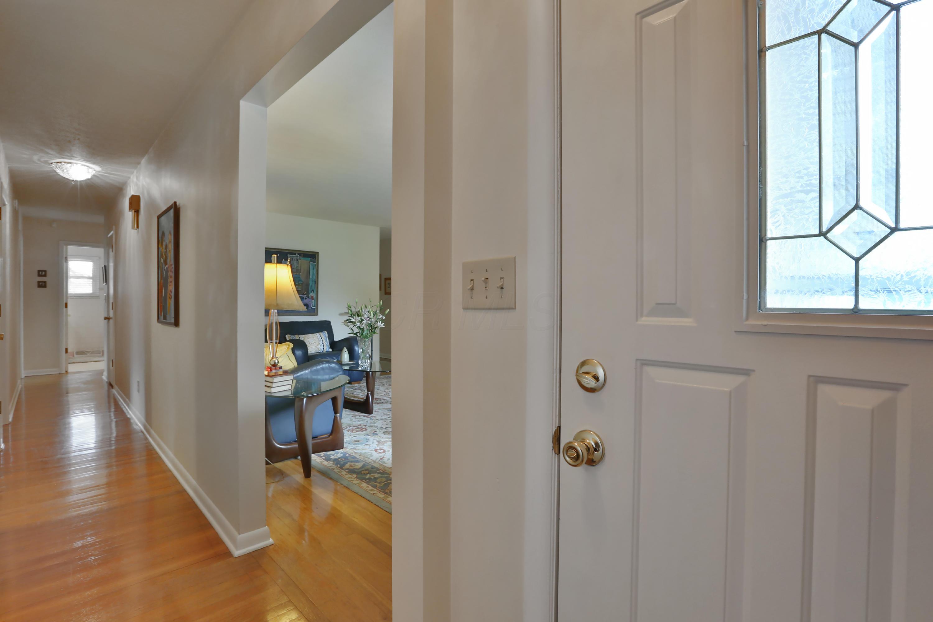 3849 Maize Road Columbus, OH 43224 - Photo 3 of 35 Gallery Image 3