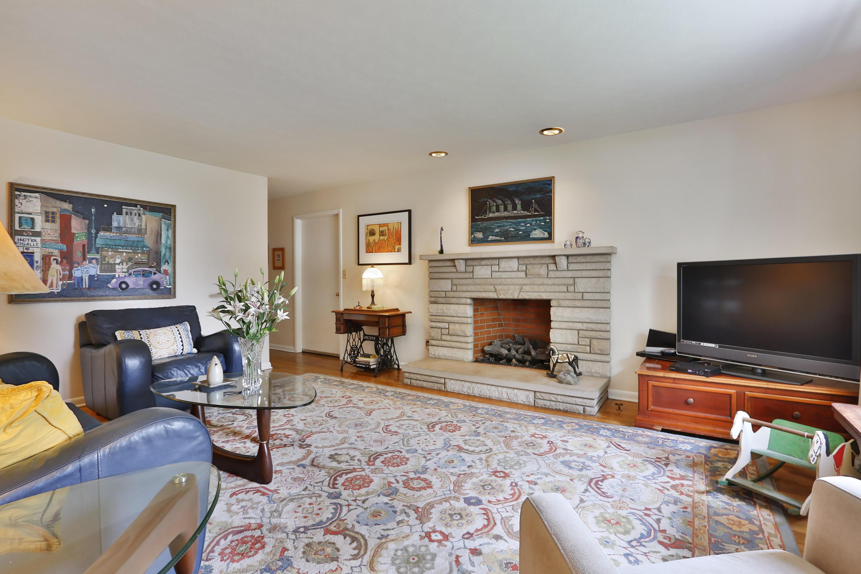 3849 Maize Road Columbus, OH 43224 - Photo 4 of 35 Gallery Image 4