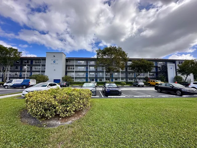 $1,650 | 301 Southwest 135th Avenue, Unit 415C, Pembroke Pines, FL 33027