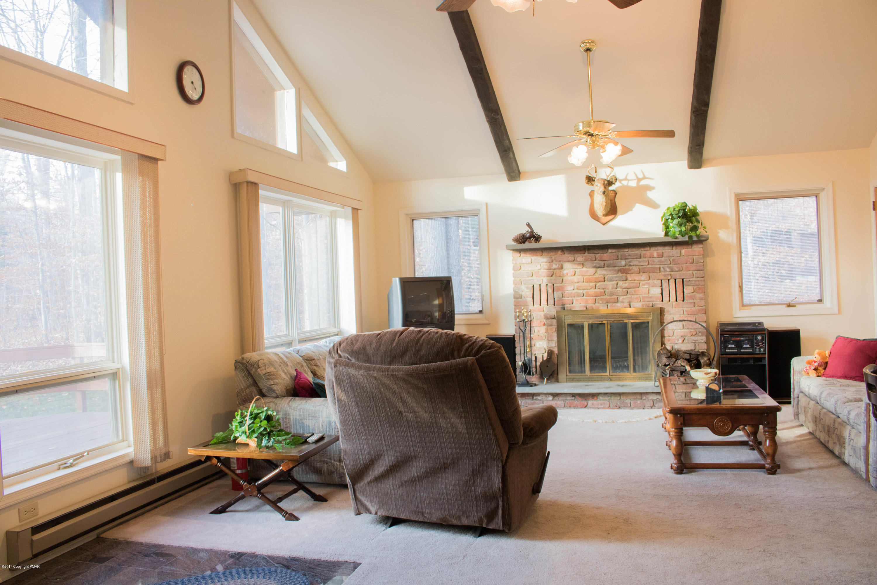 1337 Redwood Terrace Pocono Pines, PA 18350 - Photo 5 of 53 LIVING ROOM/LOTS OF LIGHT