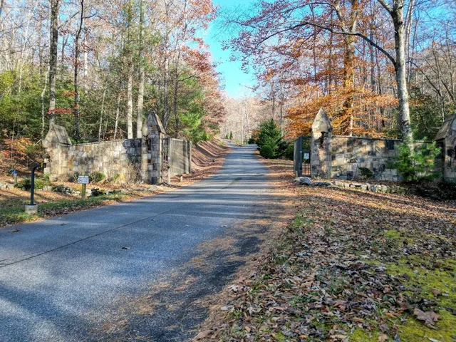 $589,000 | 144 Lexington Drive, Brasstown, NC 28902