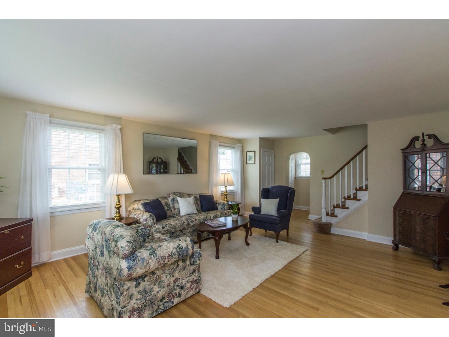 15 Rose Lane Springfield, PA 19064 - Photo 2 of 25 Living Room