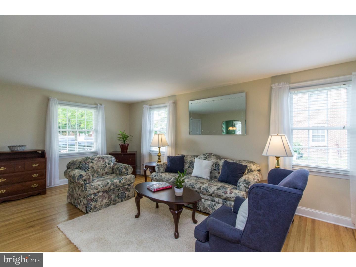 15 Rose Lane Springfield, PA 19064 - Photo 4 of 25 Living Room