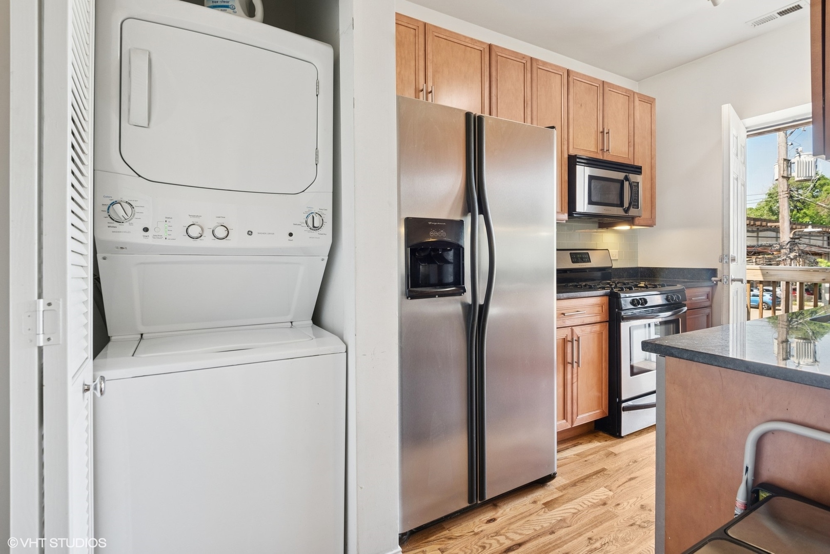 3414 North Racine Avenue, Unit 2 Chicago, IL 60657 - Photo 11 of 16 Gallery Image 11