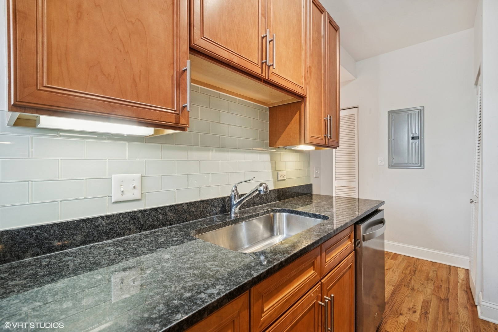 3414 North Racine Avenue, Unit 2 Chicago, IL 60657 - Photo 14 of 16 Gallery Image 14