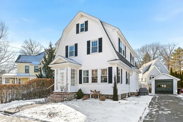 $899,000 | 10 Hesseltine Avenue, Melrose, MA 02176