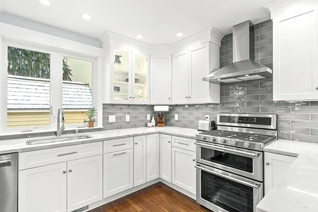 $899,000 | 10 Hesseltine Avenue, Melrose, MA 02176