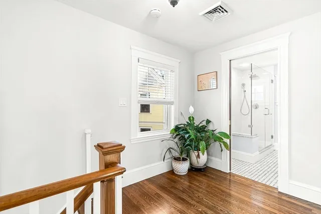 $899,000 | 10 Hesseltine Avenue, Melrose, MA 02176