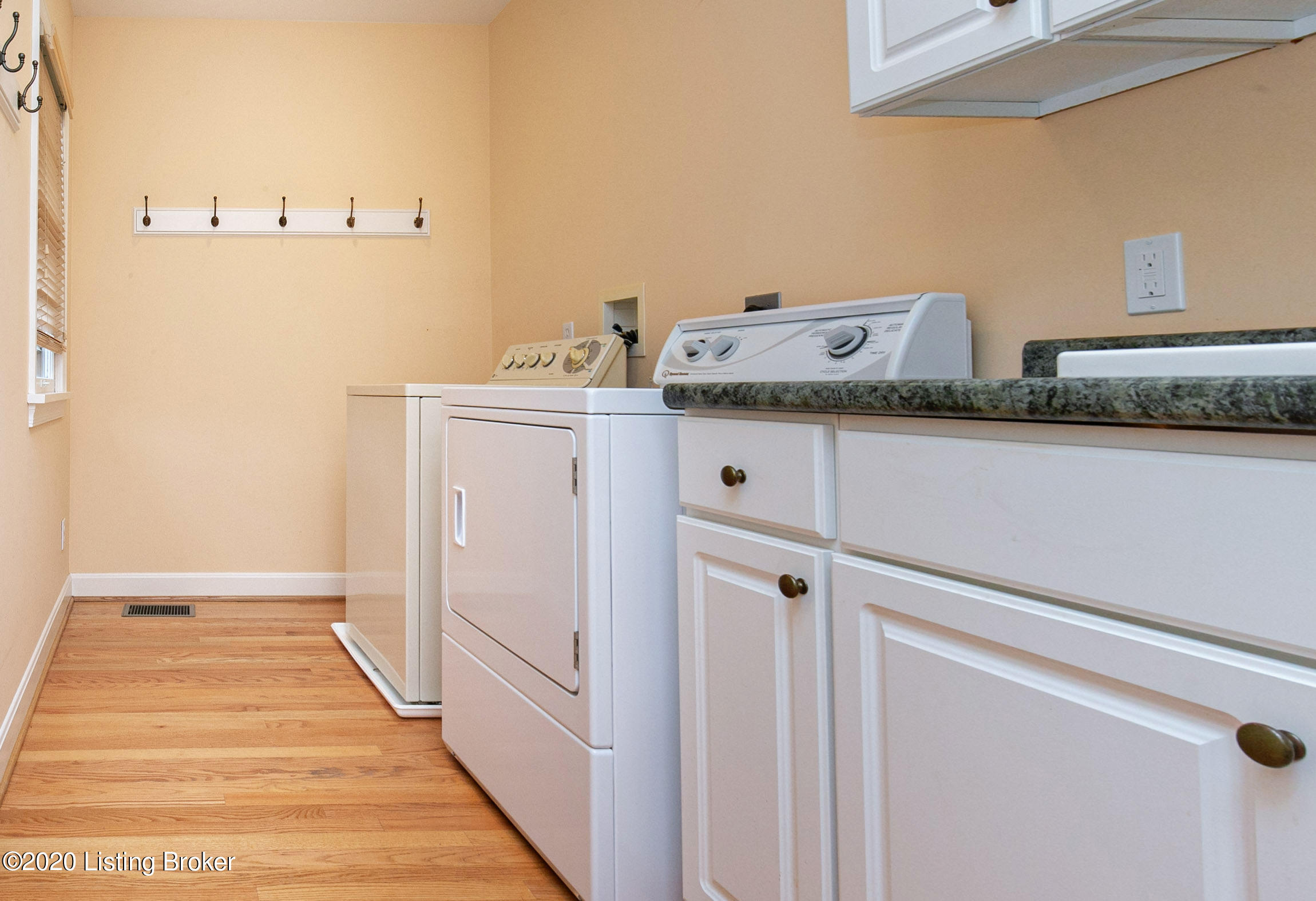 212 Choctaw Road Louisville, KY 40207 - Photo 45 of 49 _DUB6425