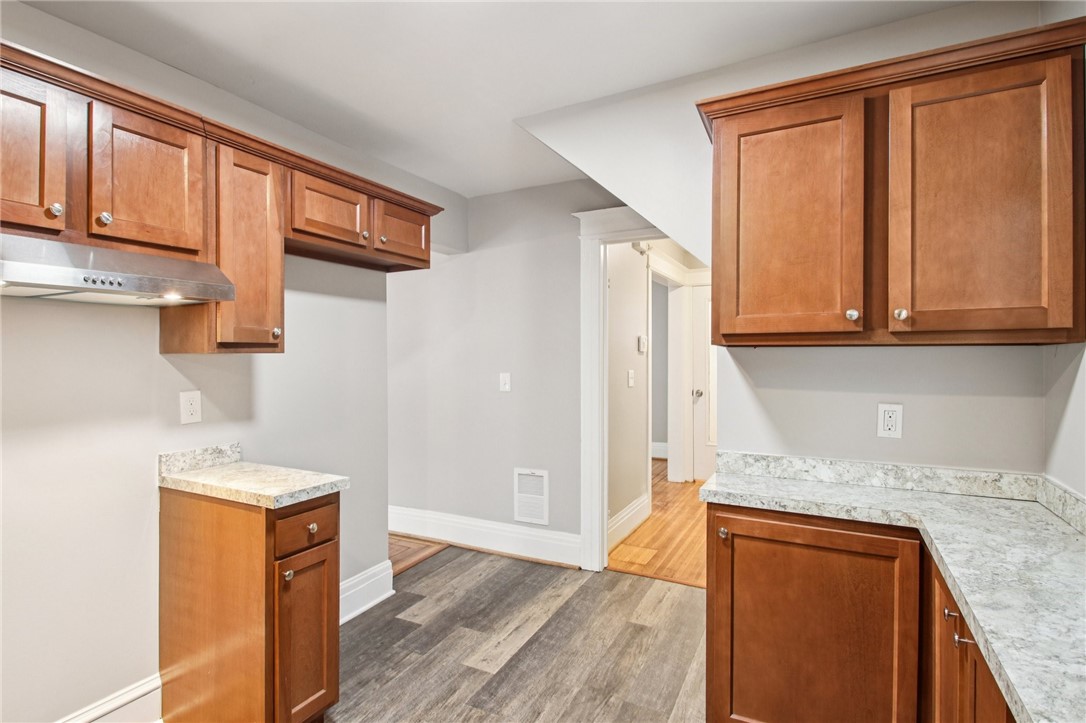 380 Rosewood Terrace Rochester, NY 14609 - Photo 11 of 37