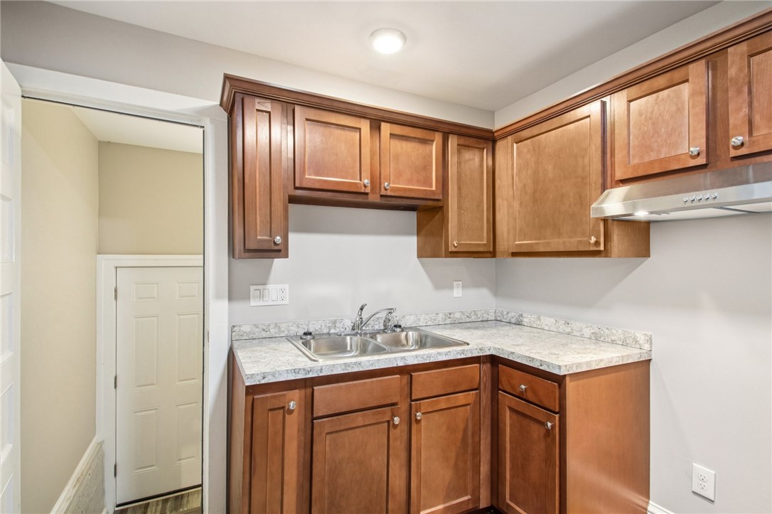 380 Rosewood Terrace Rochester, NY 14609 - Photo 12 of 37