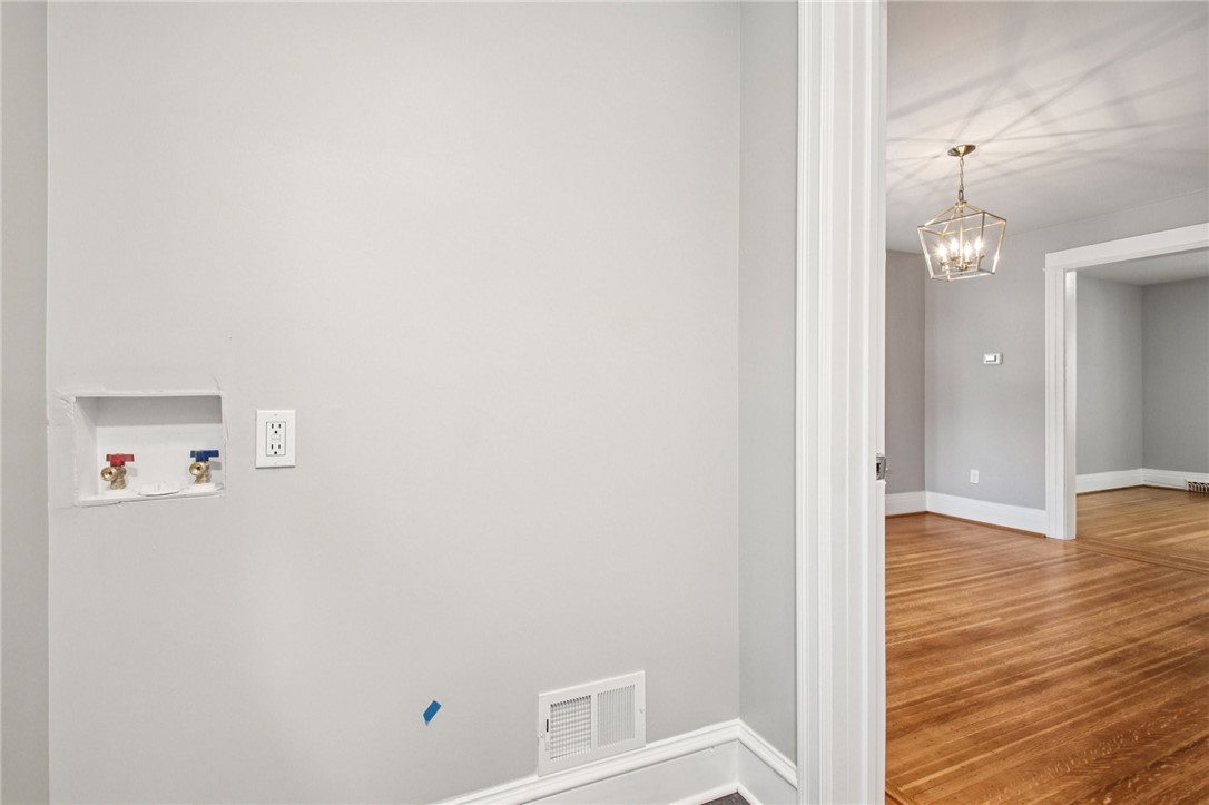 380 Rosewood Terrace Rochester, NY 14609 - Photo 19 of 37