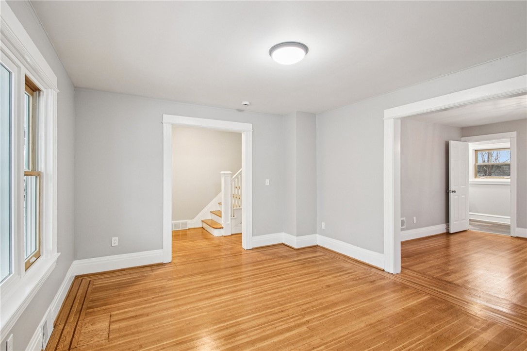 380 Rosewood Terrace Rochester, NY 14609 - Photo 7 of 37