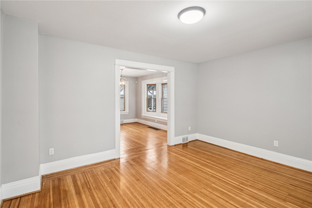 380 Rosewood Terrace Rochester, NY 14609 - Photo 8 of 37