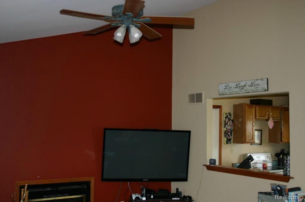 1376 Braidwood Road Memphis, MI 48041 - Photo 7 of 17 gr.jpg