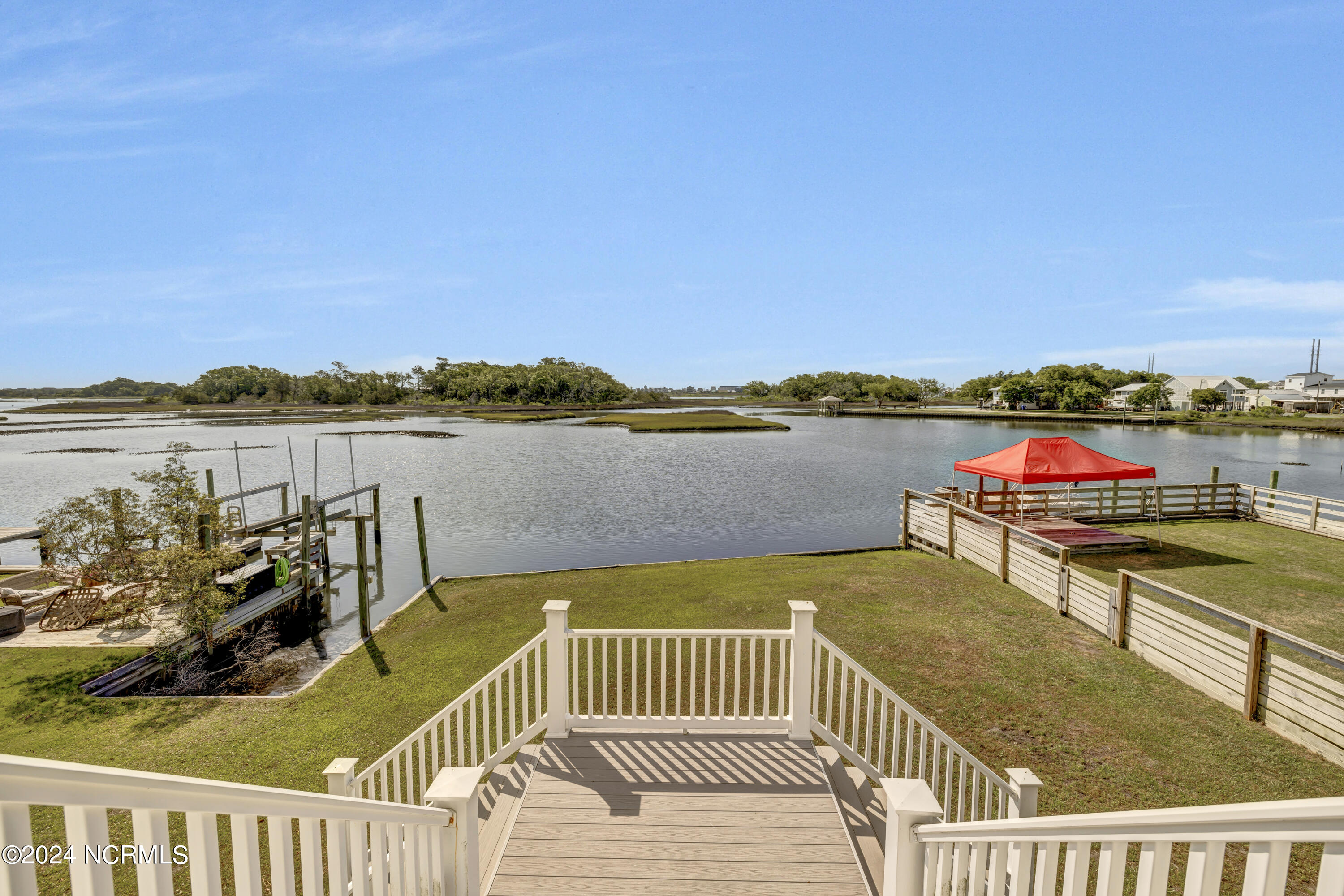 300 Atkinson Point Road Surf City, NC 28445 - Photo 8 of 47 6Q7A2611