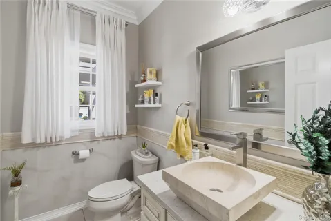 $2,150,000 | 27 Davison Place, Rockville Centre, NY 11570