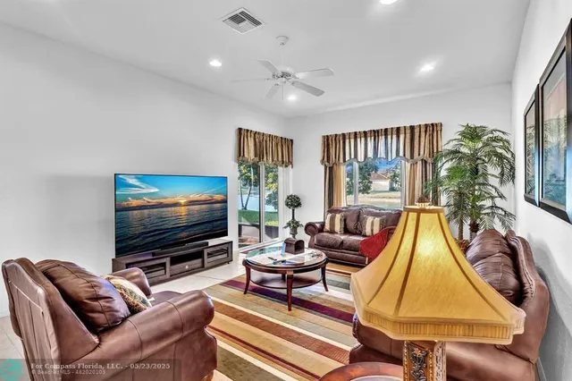 $675,000 | 136 Catania Way, Royal Palm Beach, FL 33411