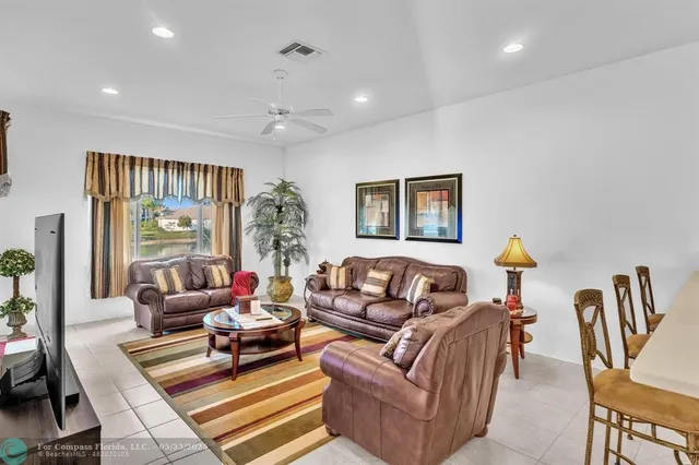 $675,000 | 136 Catania Way, Royal Palm Beach, FL 33411