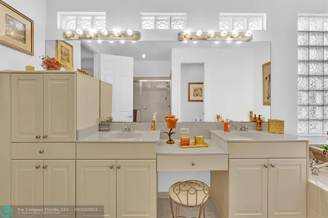 $675,000 | 136 Catania Way, Royal Palm Beach, FL 33411