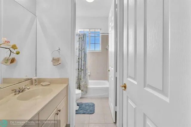 $675,000 | 136 Catania Way, Royal Palm Beach, FL 33411