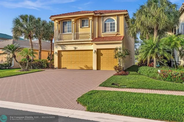$675,000 | 136 Catania Way, Royal Palm Beach, FL 33411