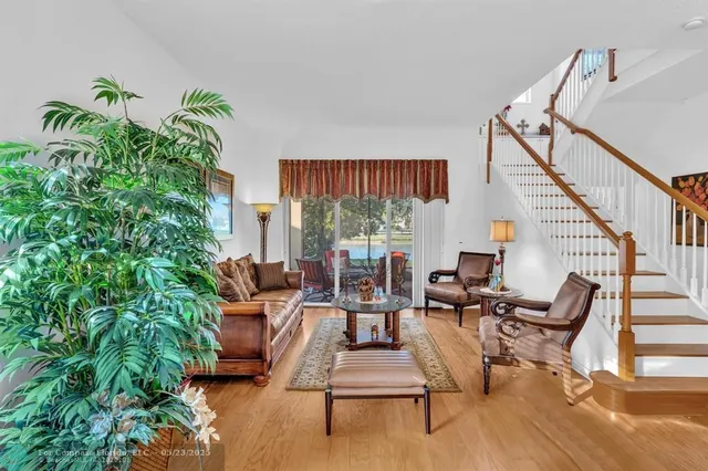 $675,000 | 136 Catania Way, Royal Palm Beach, FL 33411