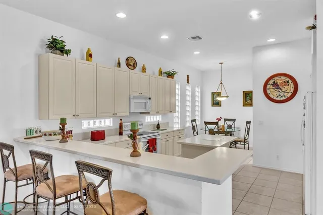 $675,000 | 136 Catania Way, Royal Palm Beach, FL 33411