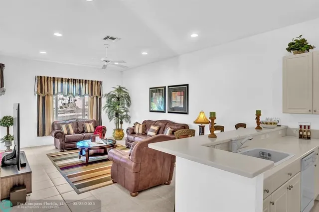 $675,000 | 136 Catania Way, Royal Palm Beach, FL 33411