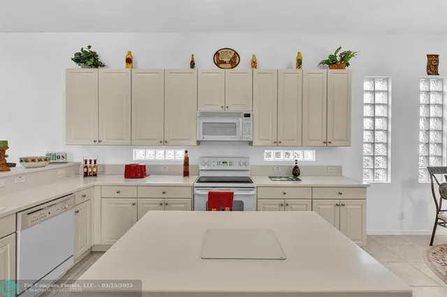 $675,000 | 136 Catania Way, Royal Palm Beach, FL 33411