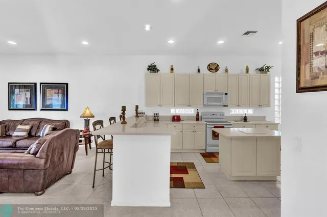 $675,000 | 136 Catania Way, Royal Palm Beach, FL 33411