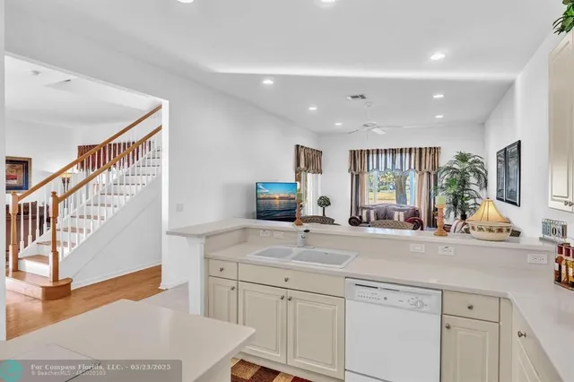 $675,000 | 136 Catania Way, Royal Palm Beach, FL 33411