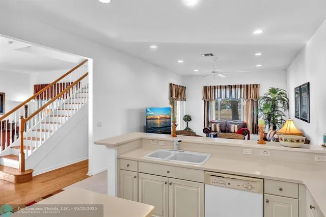 $675,000 | 136 Catania Way, Royal Palm Beach, FL 33411