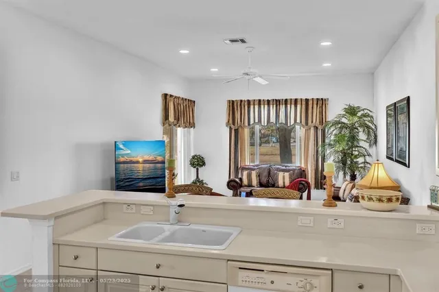 $675,000 | 136 Catania Way, Royal Palm Beach, FL 33411