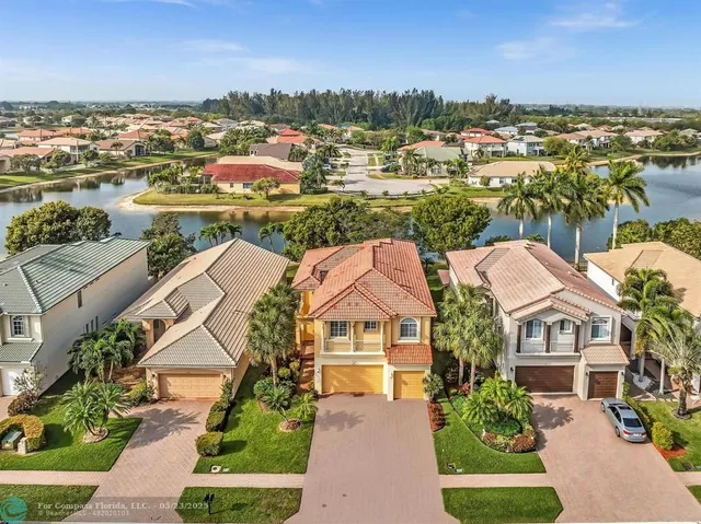 $675,000 | 136 Catania Way, Royal Palm Beach, FL 33411