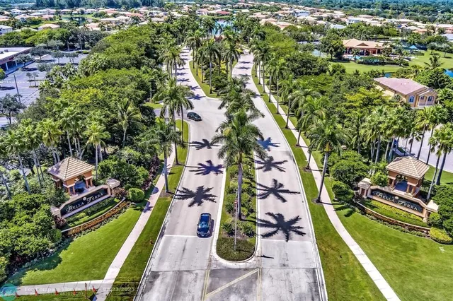 $675,000 | 136 Catania Way, Royal Palm Beach, FL 33411