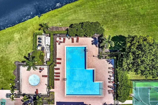 $675,000 | 136 Catania Way, Royal Palm Beach, FL 33411