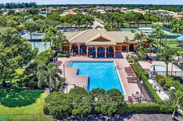 $675,000 | 136 Catania Way, Royal Palm Beach, FL 33411