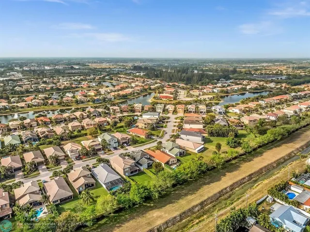 $675,000 | 136 Catania Way, Royal Palm Beach, FL 33411