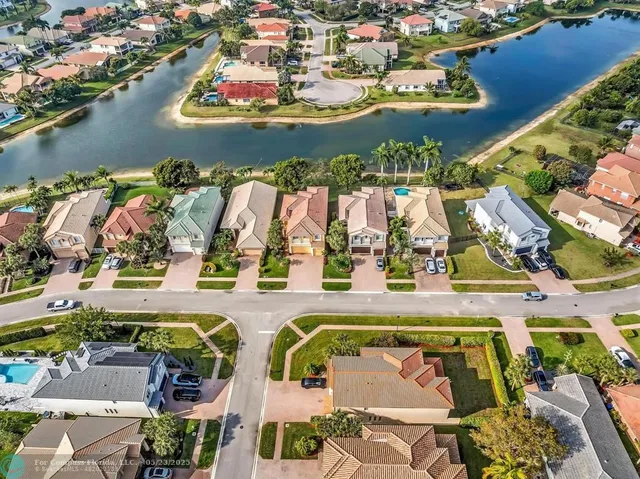 $675,000 | 136 Catania Way, Royal Palm Beach, FL 33411